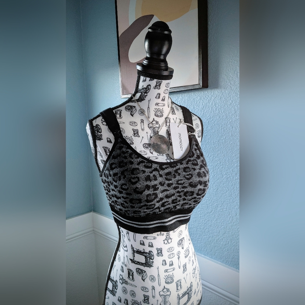🖤Momcozy🖤 4-in-1 Nursing and Pumping Black Leopard Print ▪️New With Tags▪️